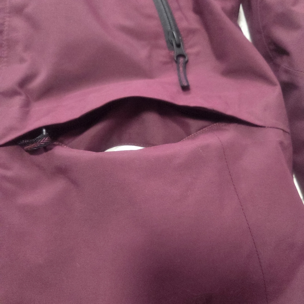 The North Face Burgundy Hooded Jacket - Picture 9 of 16